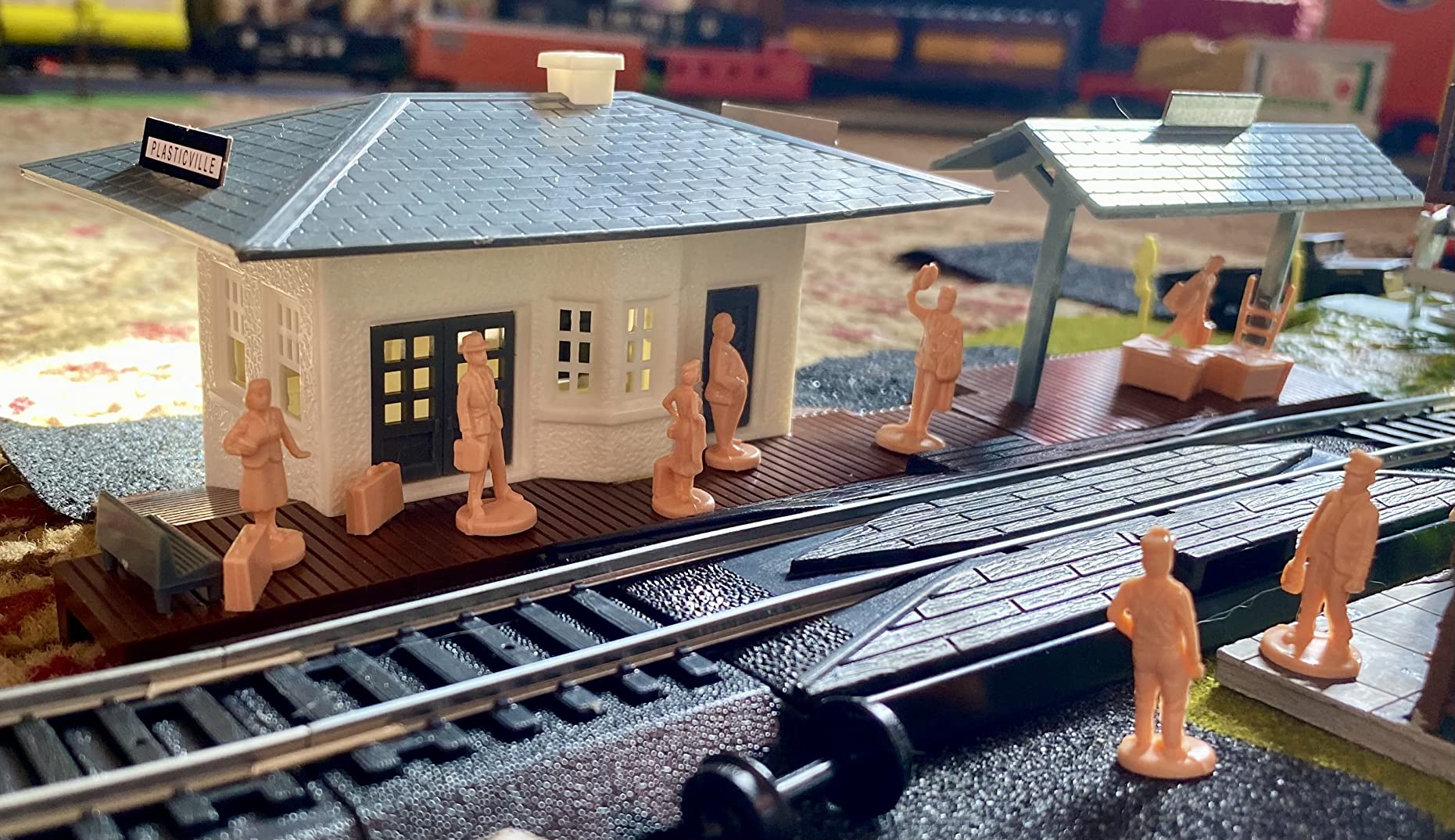 Bachmann Trains - Chattanooga 155-Piece Ready To Run Electric Train Set - HO Scale customer photo 1