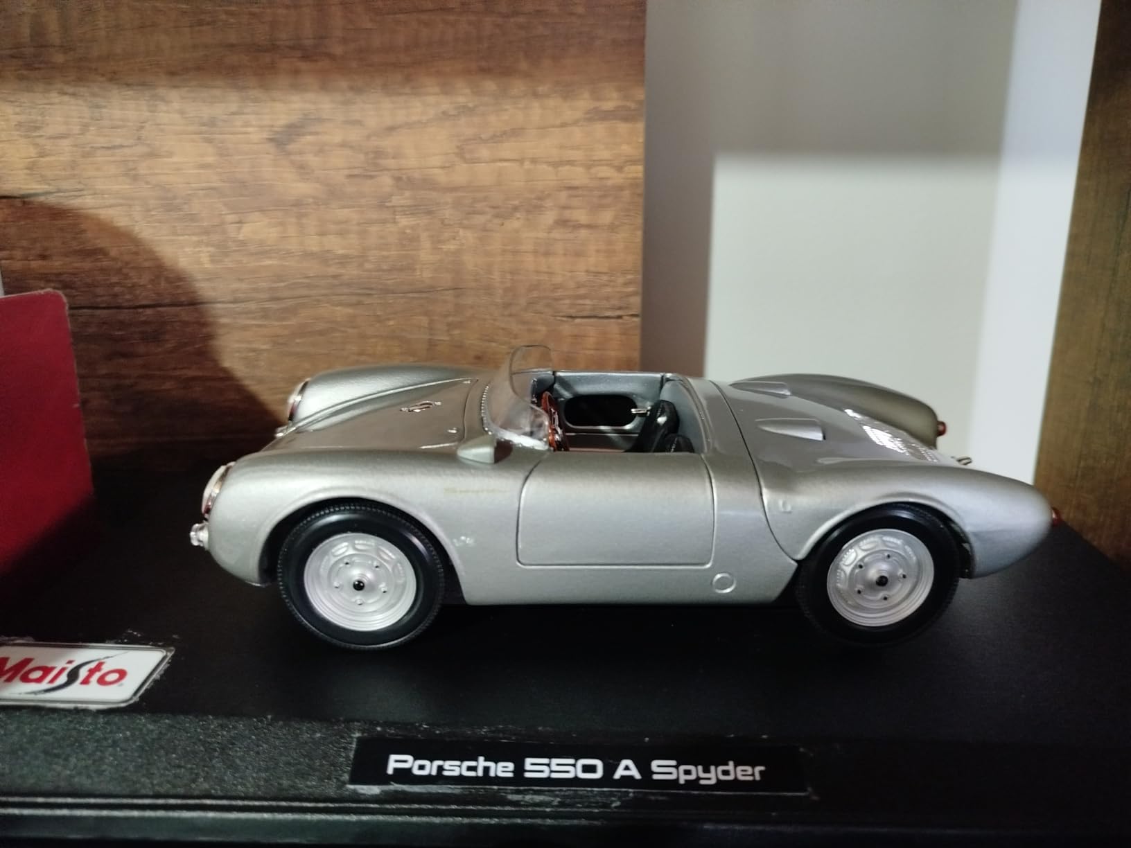 Maisto 1:18 Scale Porsche 550A Spyder Diecast Vehicle, Silver customer photo 1