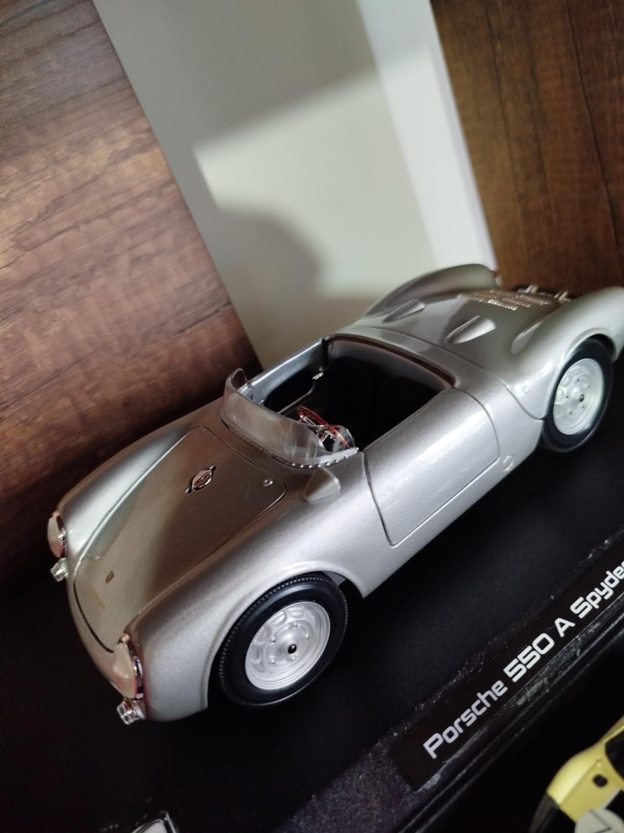 Maisto 1:18 Scale Porsche 550A Spyder Diecast Vehicle, Silver customer photo 2