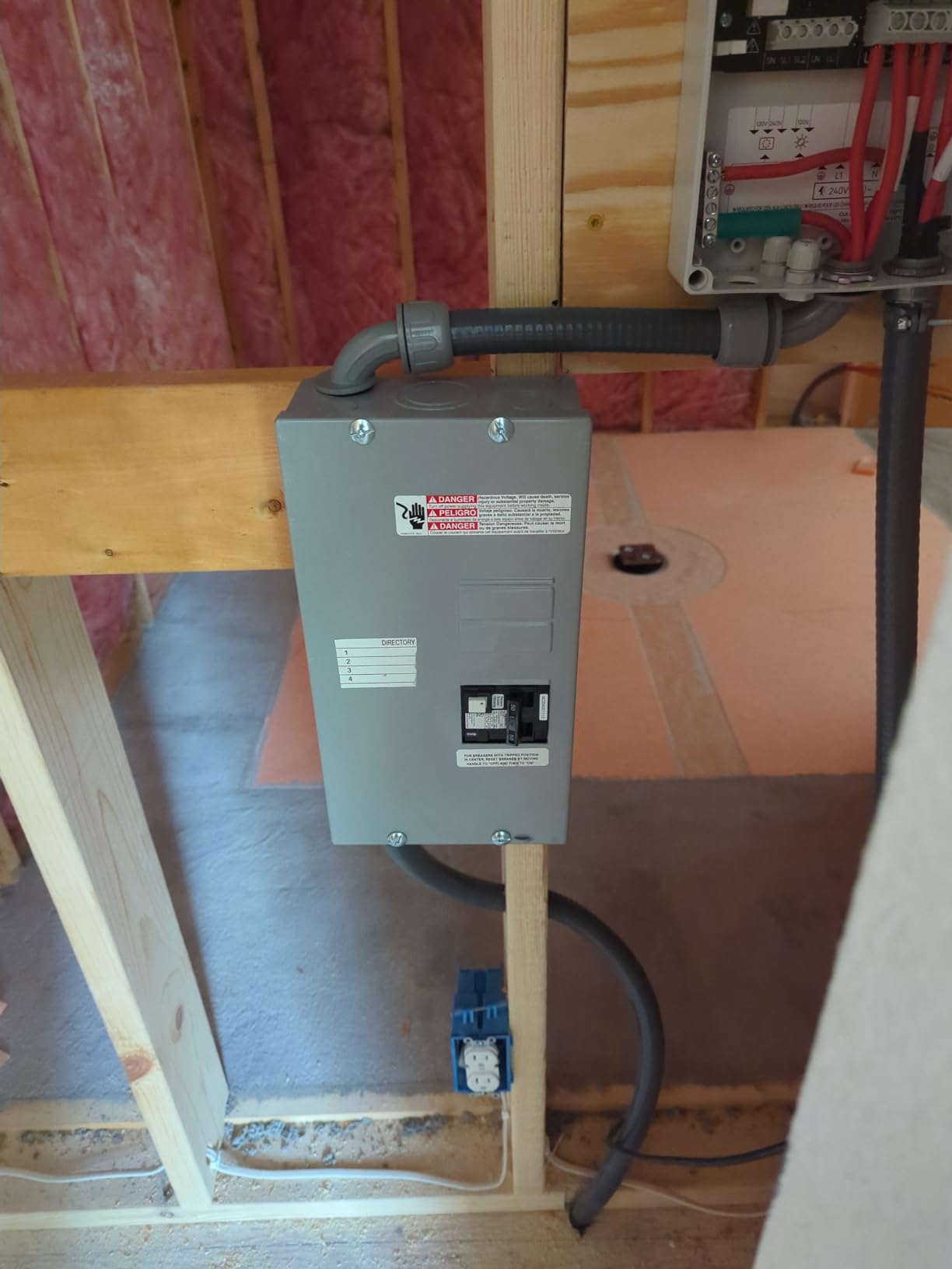 Siemens E0408ML1125SU 4 Space, 8 Circuit, 125-Amp, Main Lug, Surface Mount, Indoor Load Center customer photo 1