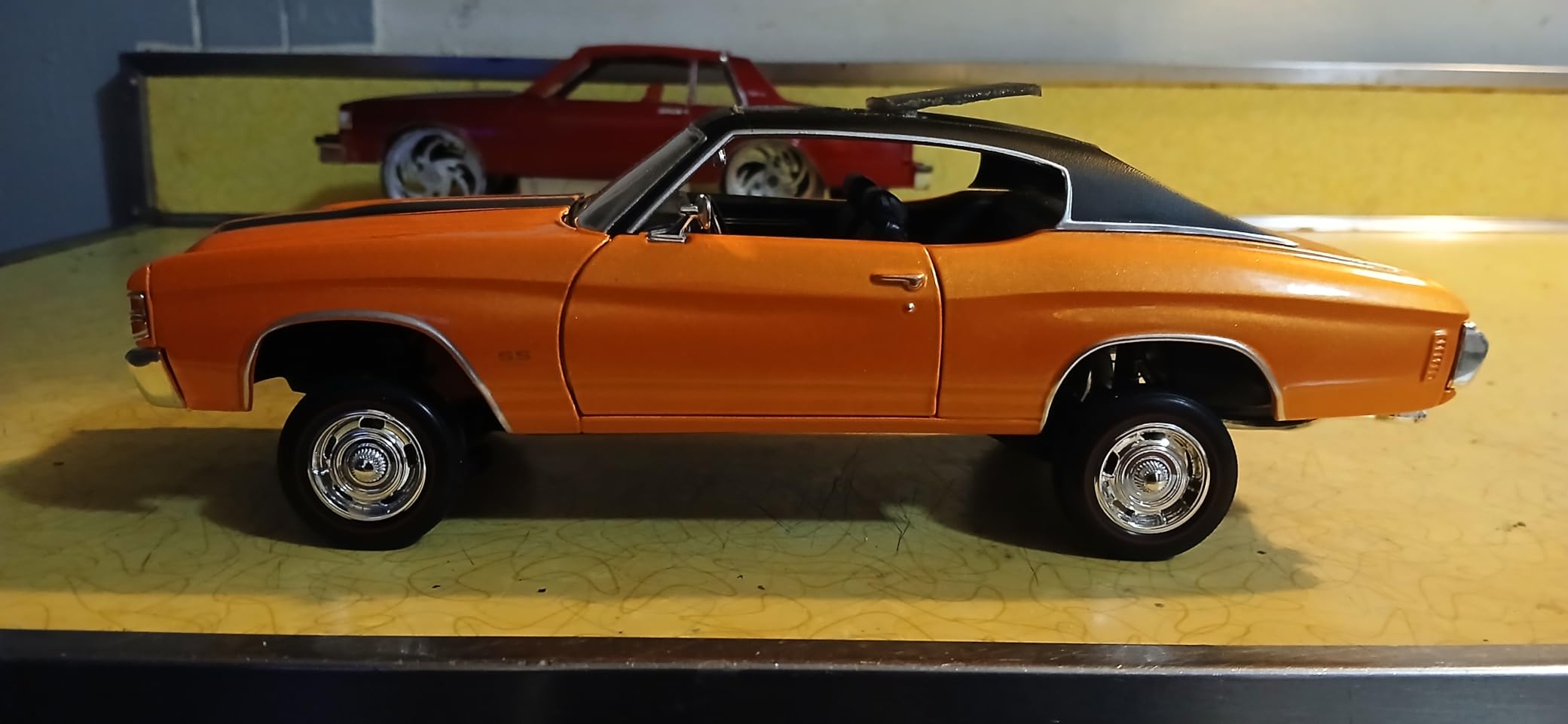 Maisto 1:18 Scale 1971 Chevy Chevelle SS 454 Coupe Diecast Vehicle (Colors May Vary) customer photo 2