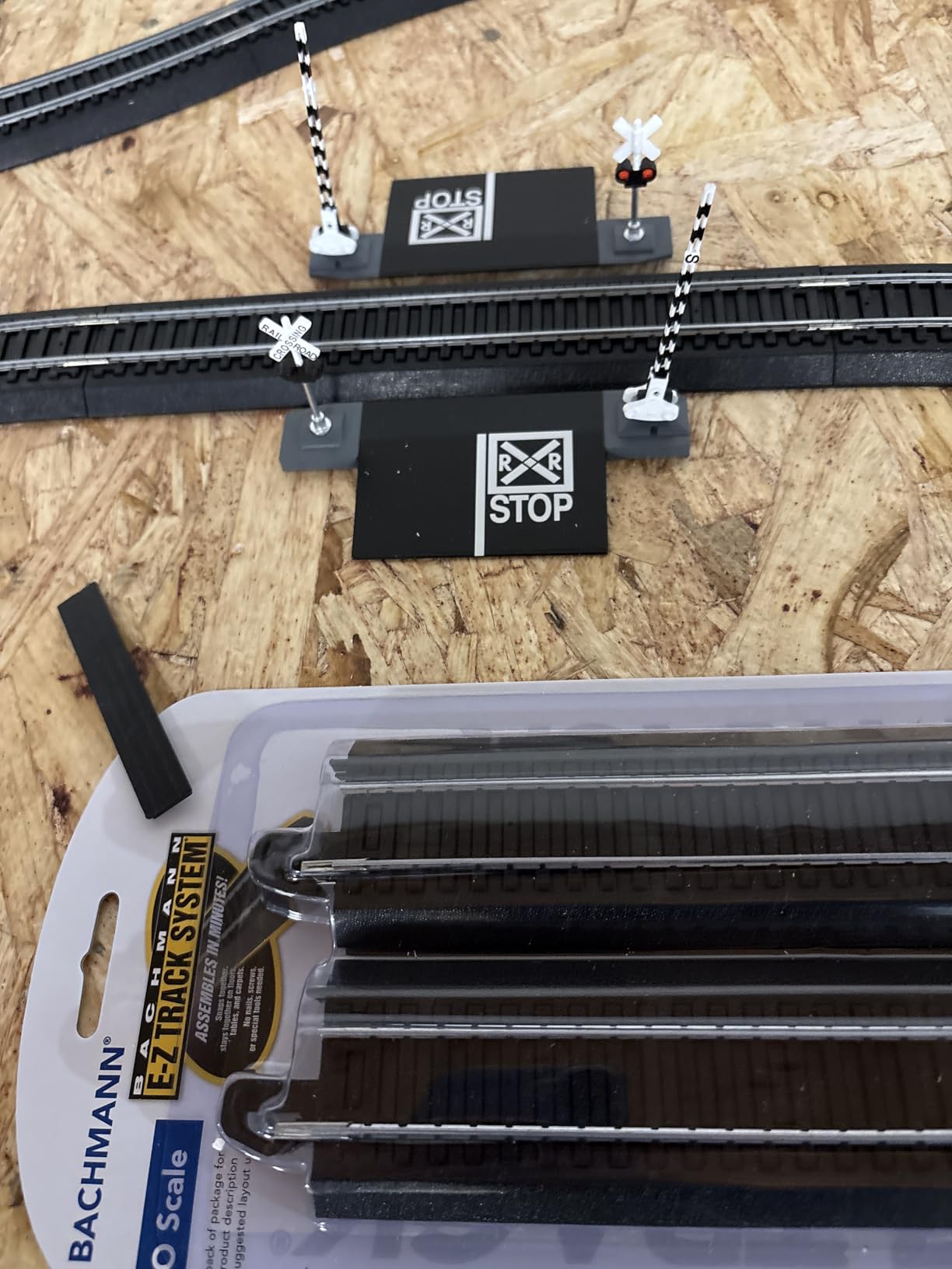 Bachmann Trains - Scenery Accessories - ROAD CROSSING - HO Scale customer photo 2