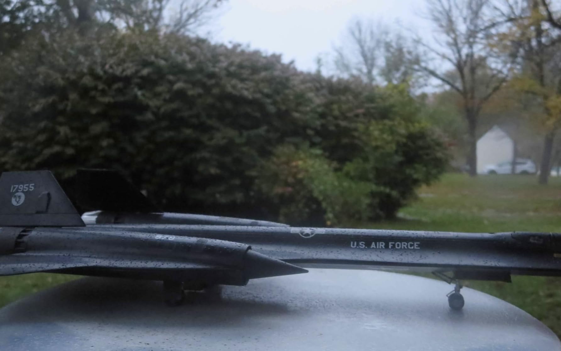 Revell 85-5810 SR-71 Blackbird 1:72 Scale 66-Piece Skill Level 4 Model Airplane Building Kit customer photo 2