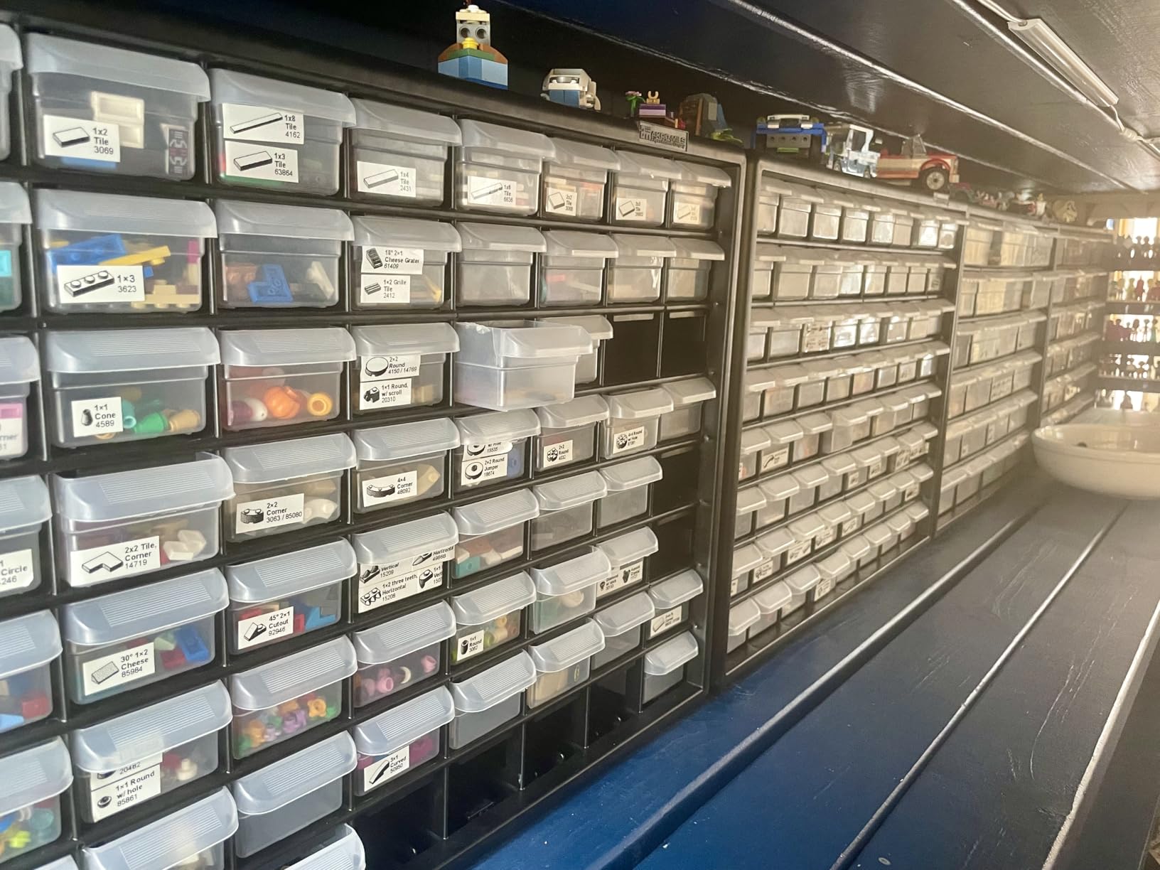 Akro-Mils 24-Drawer Plastic Drawer Storage Cabinet for Garage Organization, Bead Organizer, Building Bricks Storage, Teacher Toolbox, Makeup Organizer, 20