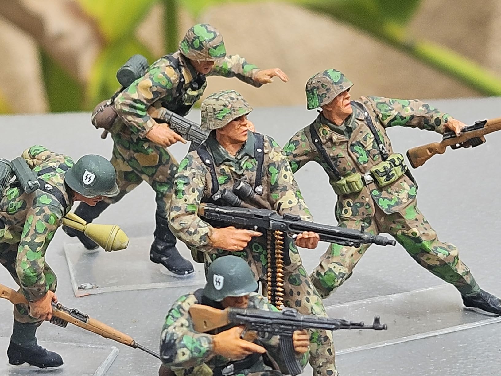 TAMIYA 1/35 German Front Line Infantry TAM35196 Plastic Accys Figure Sets customer photo 2