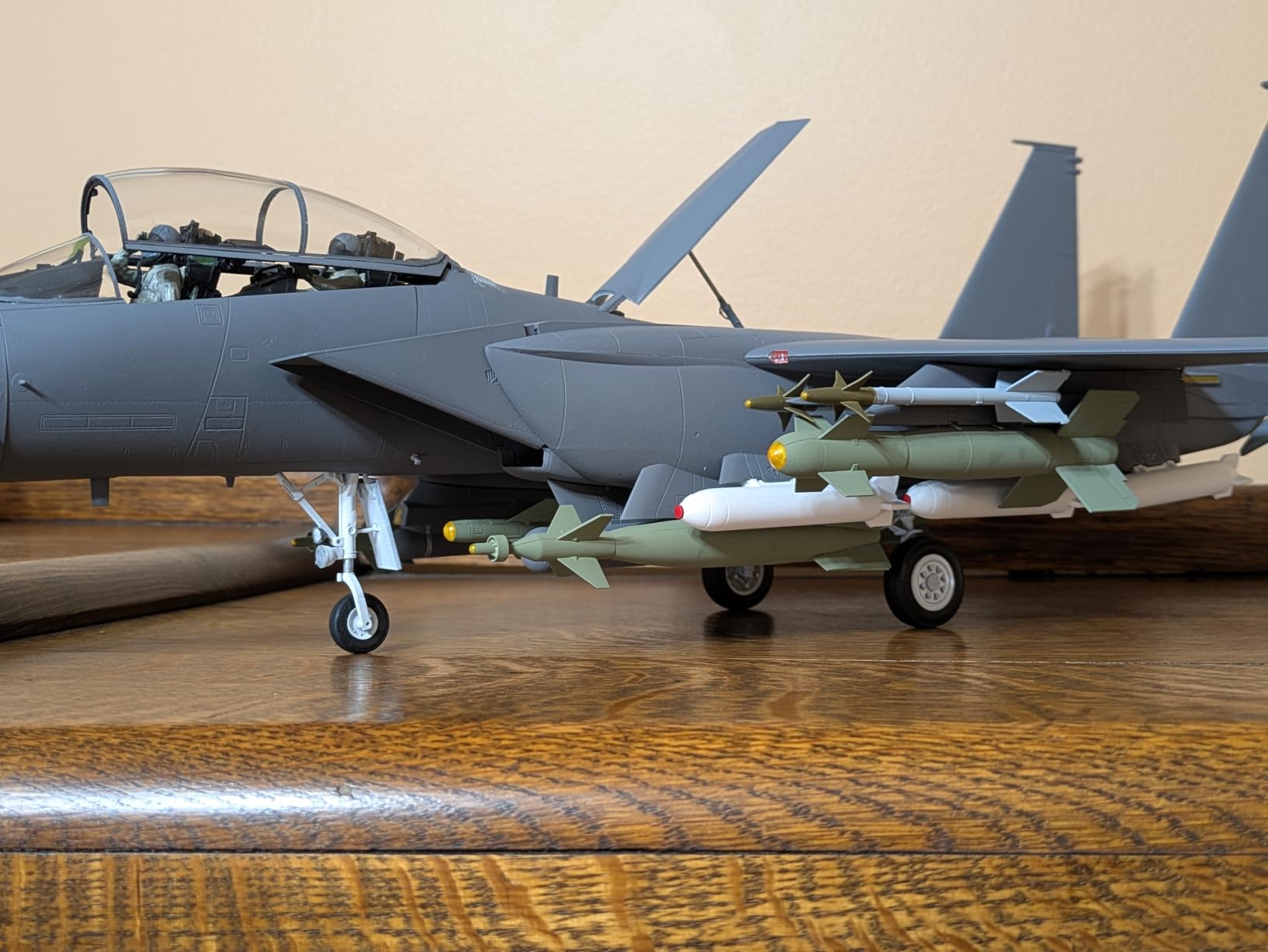 Tamiya 1/32 F-15E Stike Eagle Bunker Buster customer photo 2