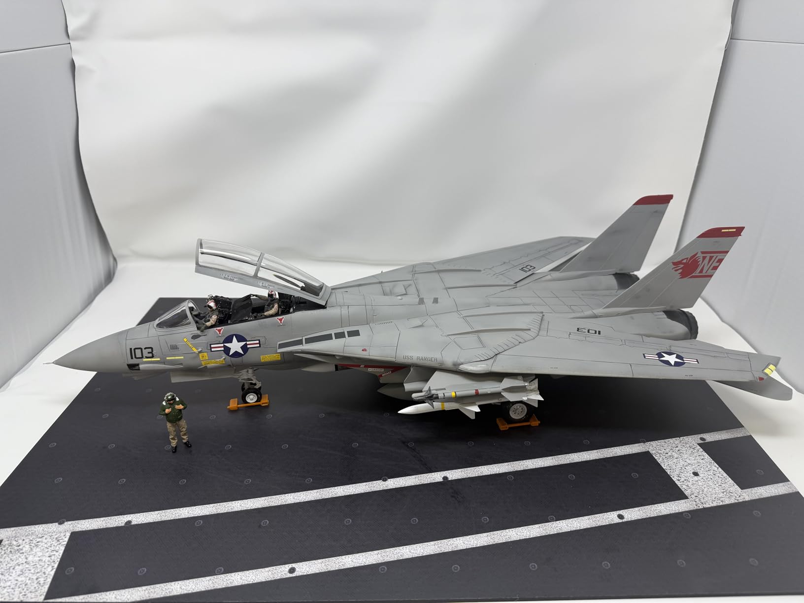 Tamiya F-14A Tomcat Black Knights 1/32 Aircraft (TAM60313) customer photo 1