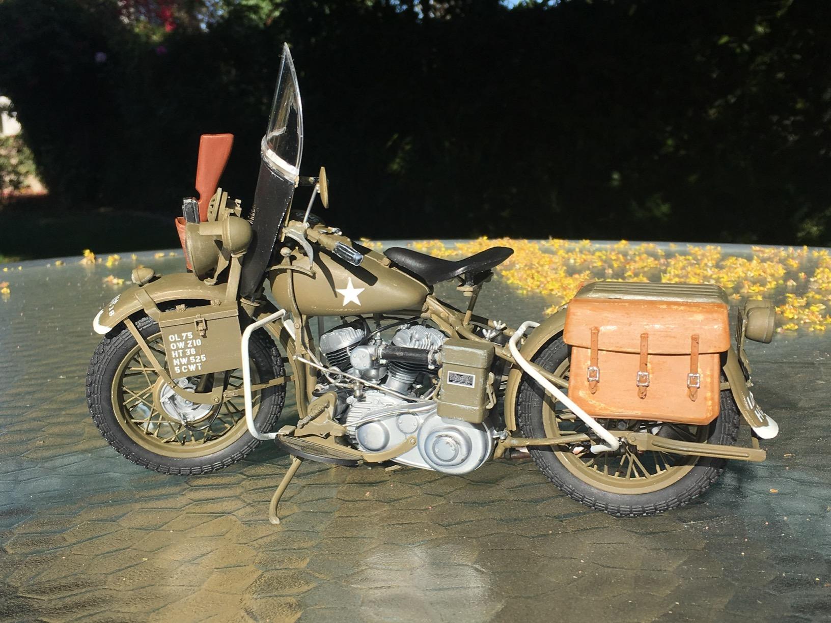 Harley Davidson WLA 750 WWII Military Motorcycle 1:9 Scale - Plastic Model Kit 7401 customer photo 2