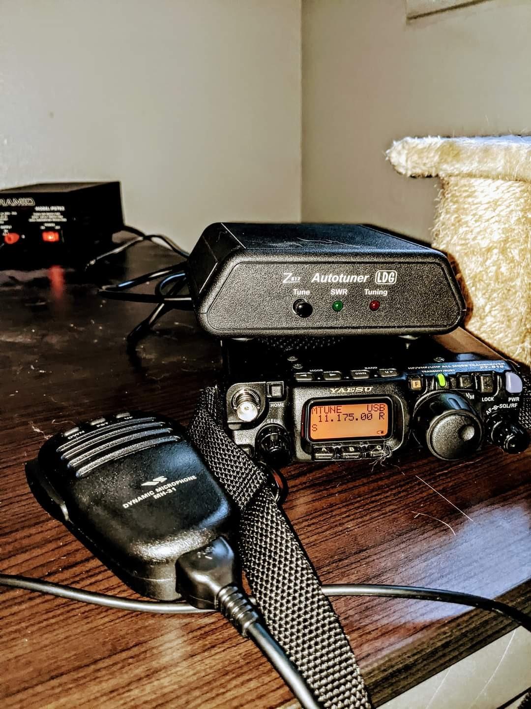 Pyramid Universal Compact Bench Power Supply - 5 Amp Linear Regulated Home Lab Benchtop AC-to-DC 12V Converter w/ 13.8 Volt DC 115V AC 70 Watt Power Input, Screw Type Terminals, Cooling Fan - PS7KX customer photo 1
