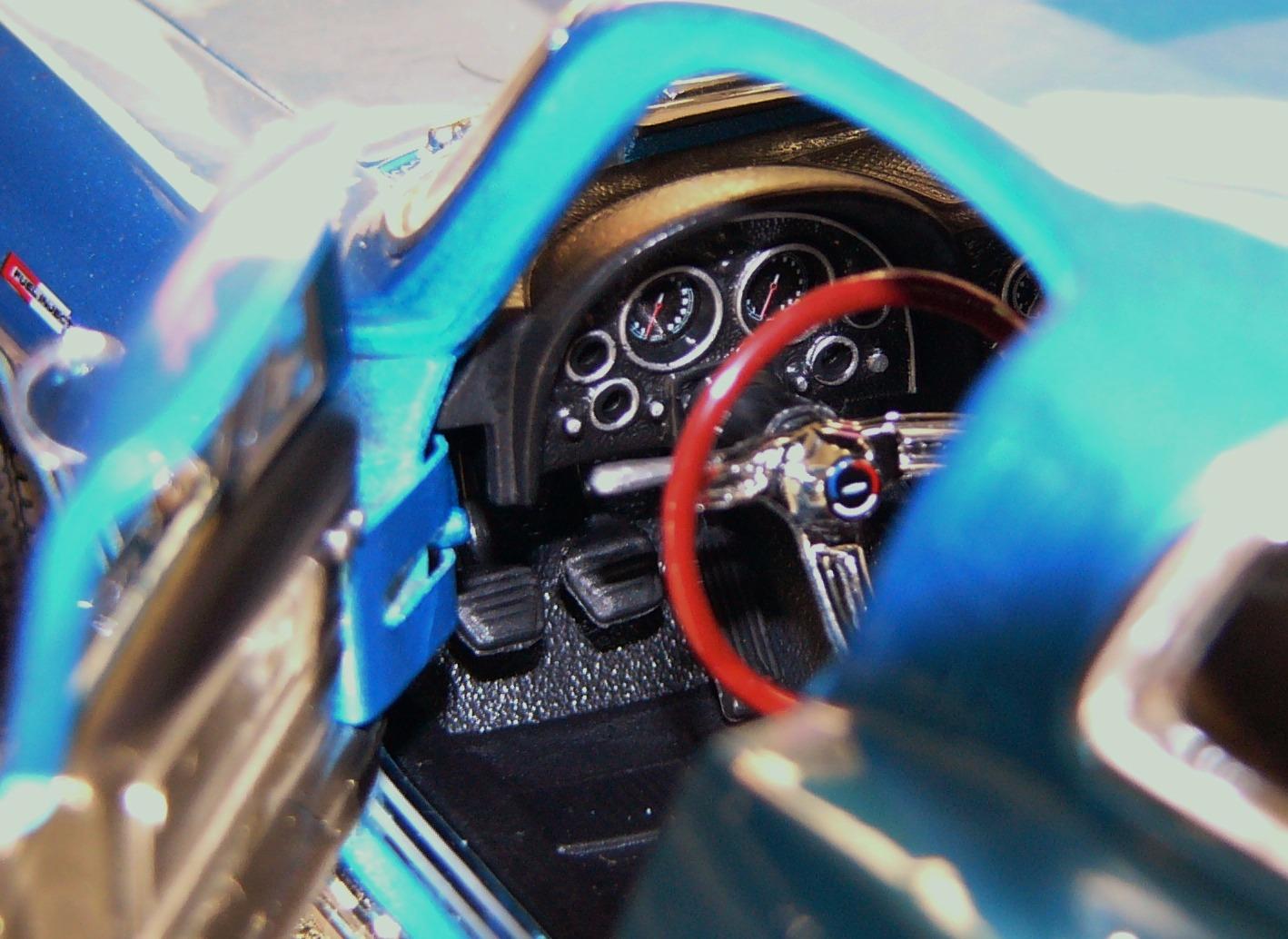 Maisto Die Cast 1:18 Scale 1965 Chevrolet Corvette (Colors May Vary) customer photo 1