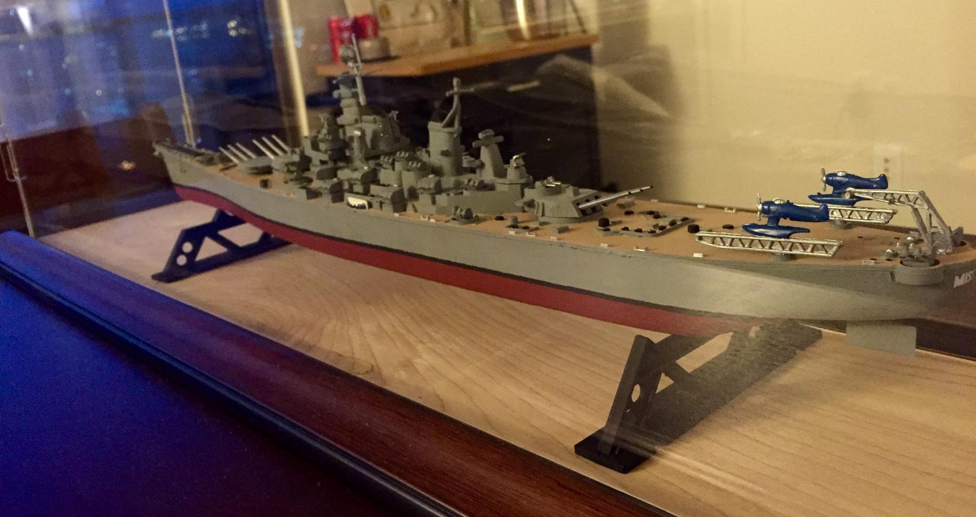 Revell 1: 535 USS Missouri Battleship customer photo 1