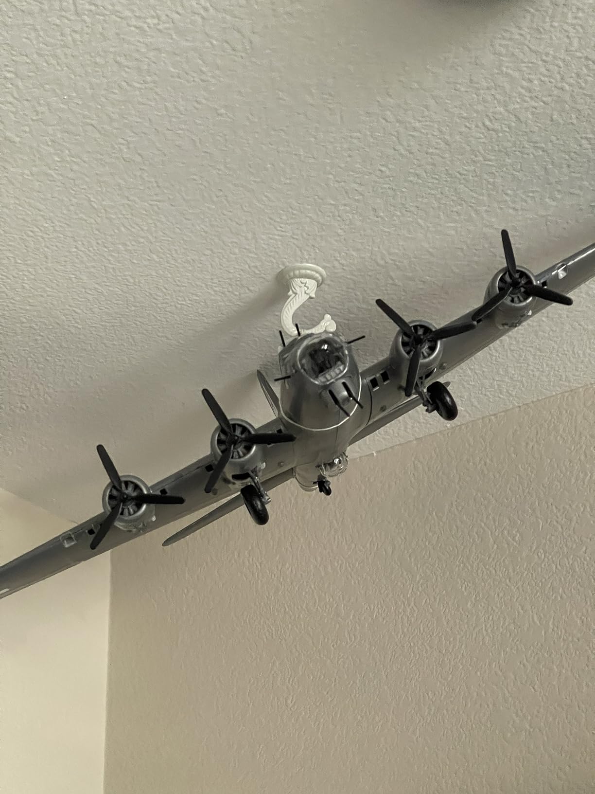 Revell B17G Flying Fortress 1:48 Scale customer photo 2