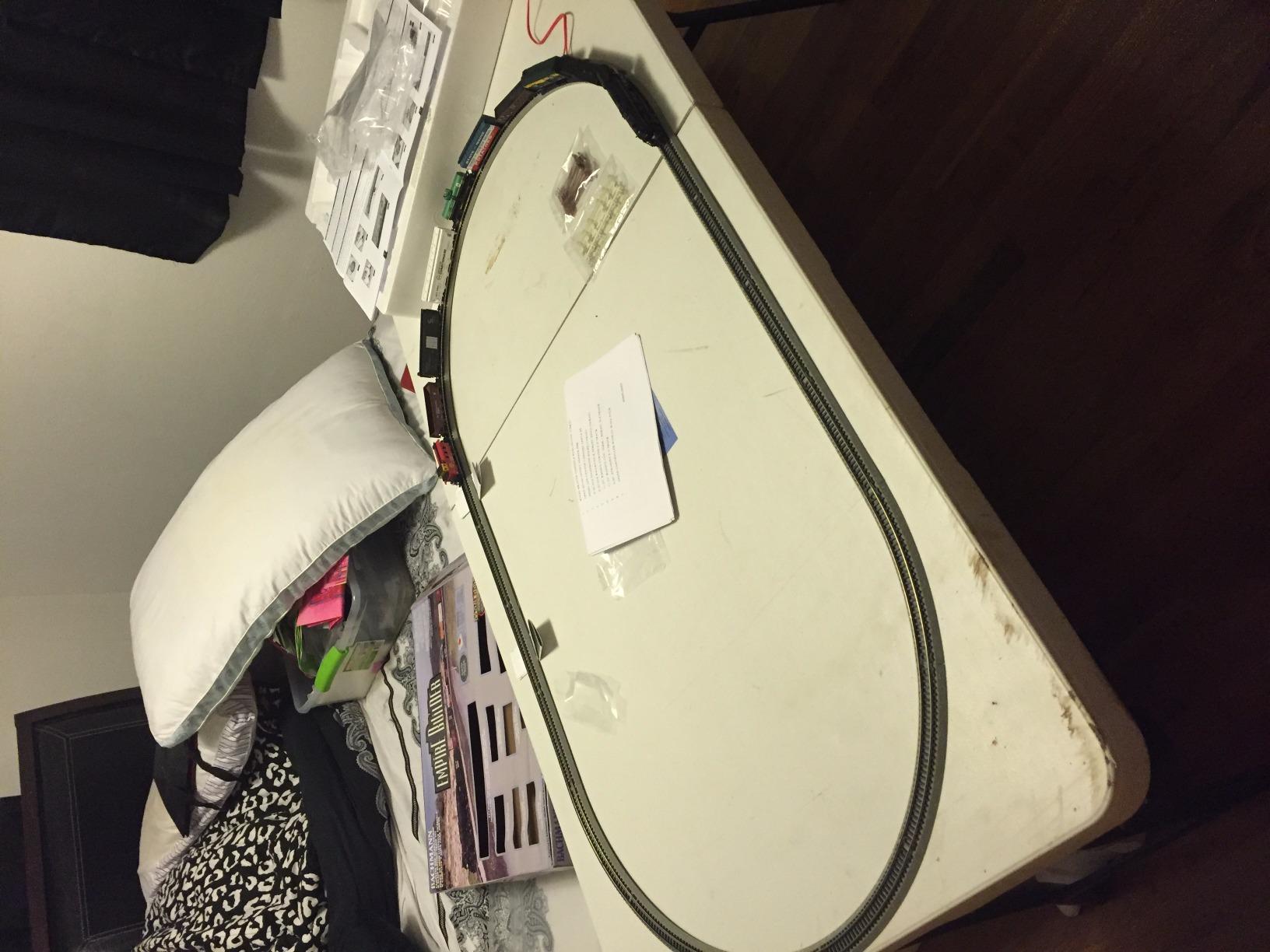 Bachmann Trains - Empire Builder Ready To Run 68 Piece Electric Train Set - N Scale customer photo 1