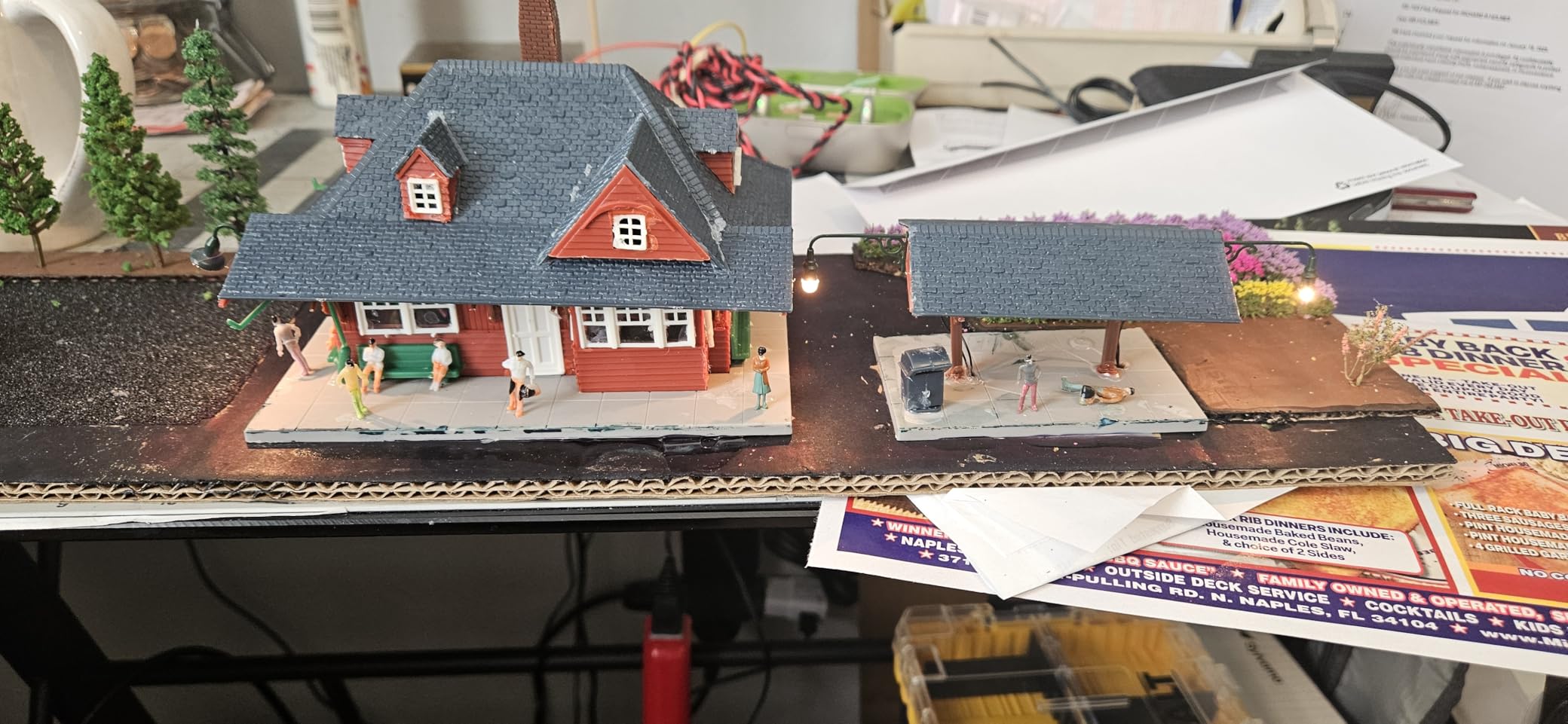 ATLAS MODEL 706 Passenger Station Kit HO customer photo 1