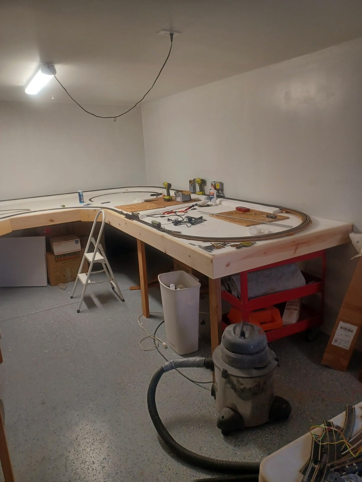 Code 100/83 Nickel Silver Universal Rail Joiners 48 Pcs per Blister, Atlas #170 HO Scale customer photo 1