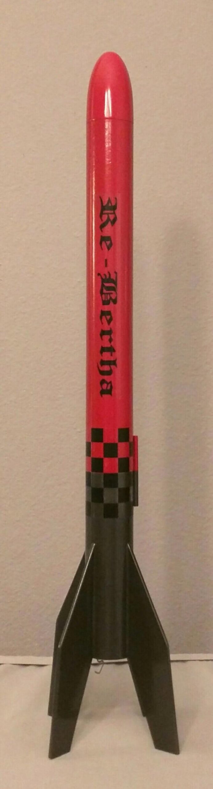 Estes 1948 Big Bertha Rocket-Building Kit, Intermediate Flying-Rocket-Model Kit for Ages 10+ customer photo 1