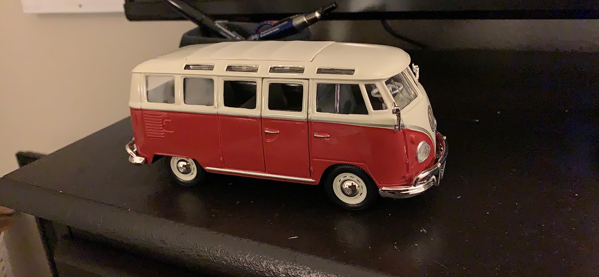 31956 - VW Bus Samba 1:25, Colors May Vary customer photo 2