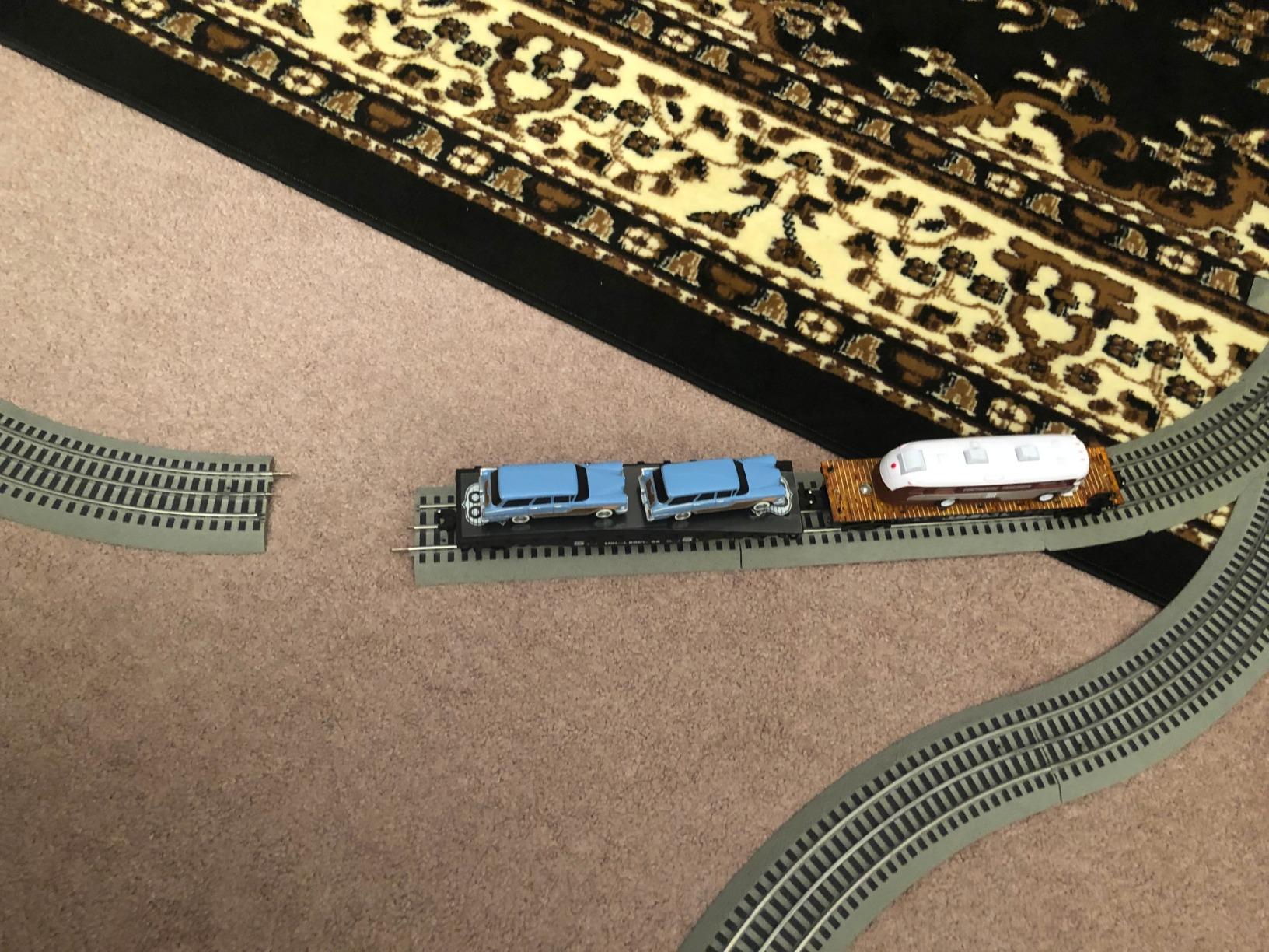 Lionel FasTrack Electric O Gauge Outer Passing Loop Add-on Pack customer photo 1