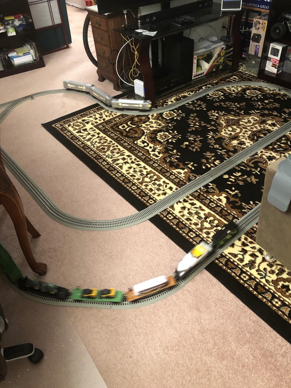 Lionel FasTrack Electric O Gauge Outer Passing Loop Add-on Pack customer photo 2