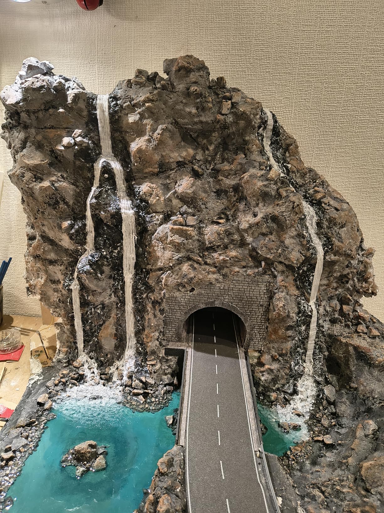 Woodland Scenics Water Effects - 8 oz, Black customer photo 1