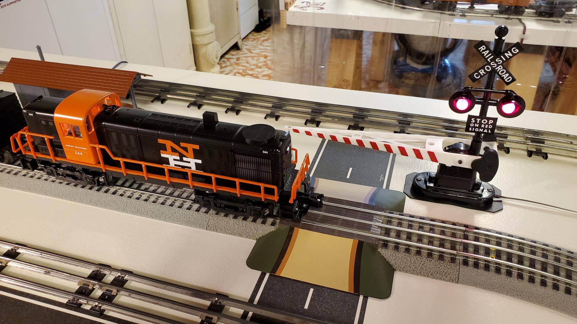 Lionel 6-12036 FasTrack Grade Crossing O Gauge Large customer photo 1