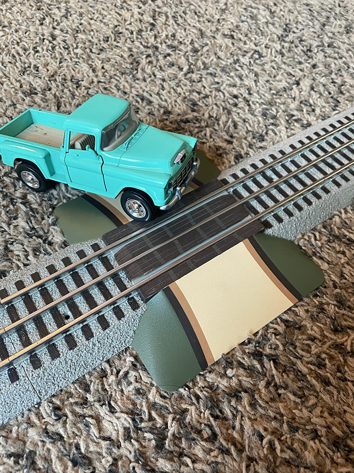 Lionel 6-12036 FasTrack Grade Crossing O Gauge Large customer photo 2