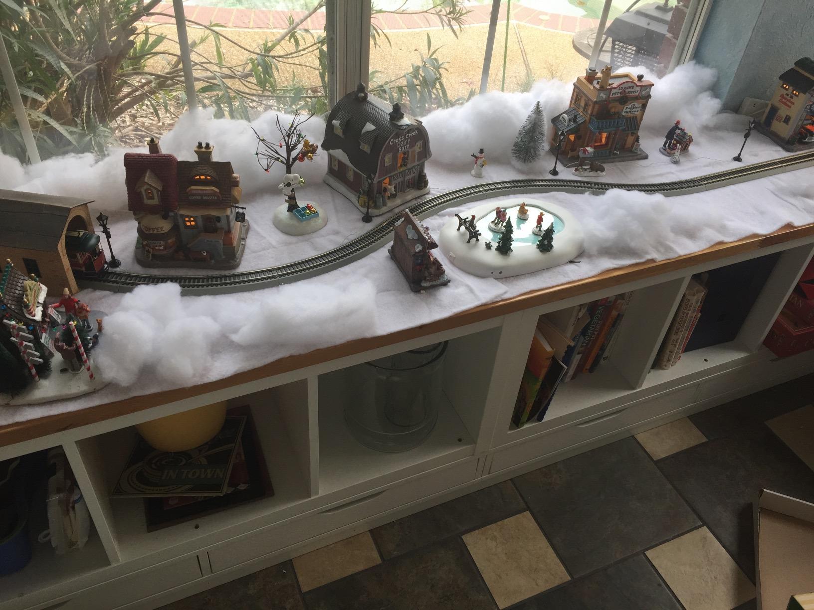 Bachmann Trains - Village Streetcar 