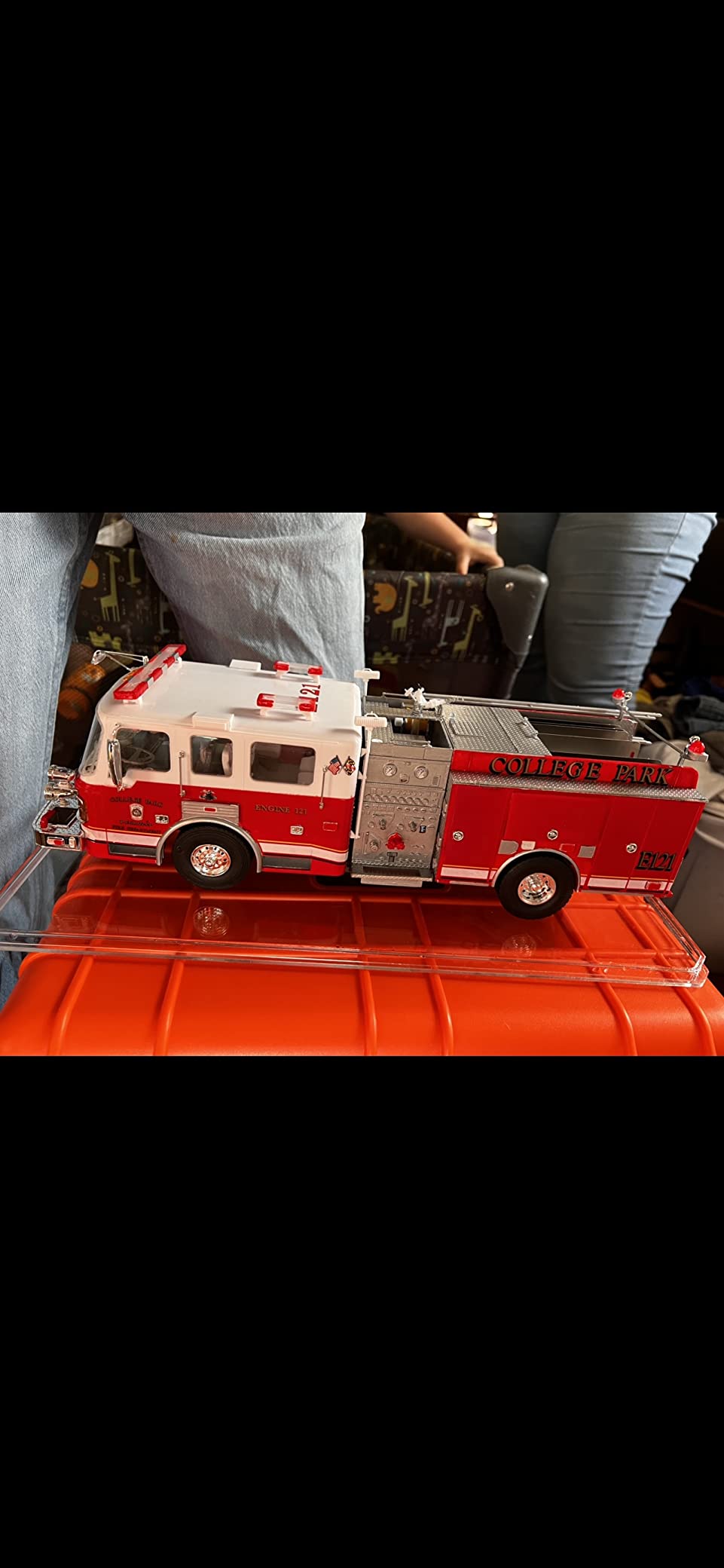 Trumpeter 1/25 2002 American Lafrance Eagle Fire Pumper Truck Model Kit (TSM-2506) customer photo 1