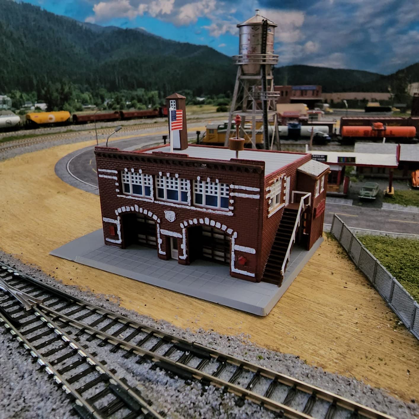 Life-Like Trains N Scale Building Kit - William's County Store customer photo 2
