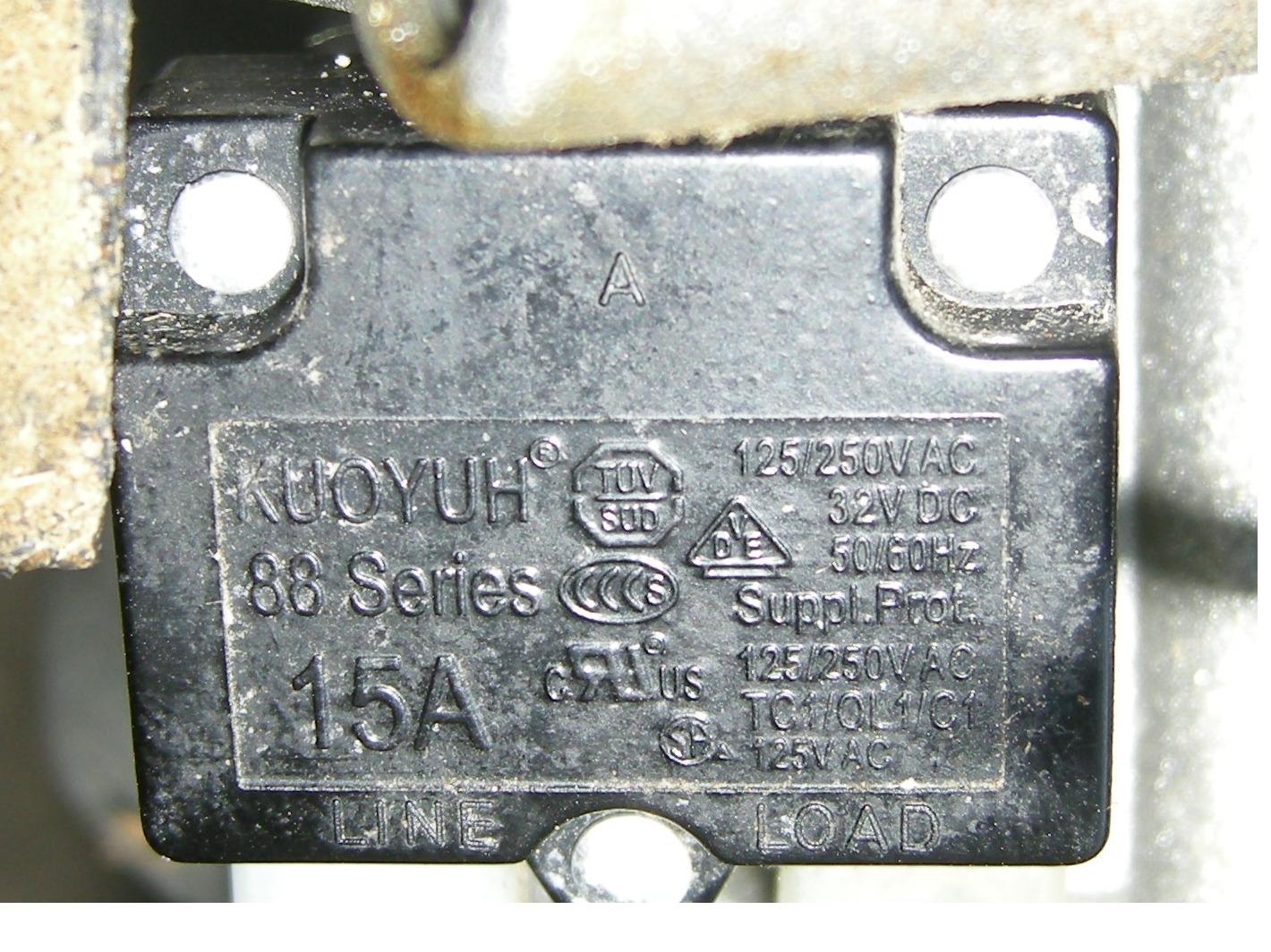Blue Sea Systems 7056 Push Button Reset Only Quick Connect Circuit Breaker, 15 Amp customer photo 1