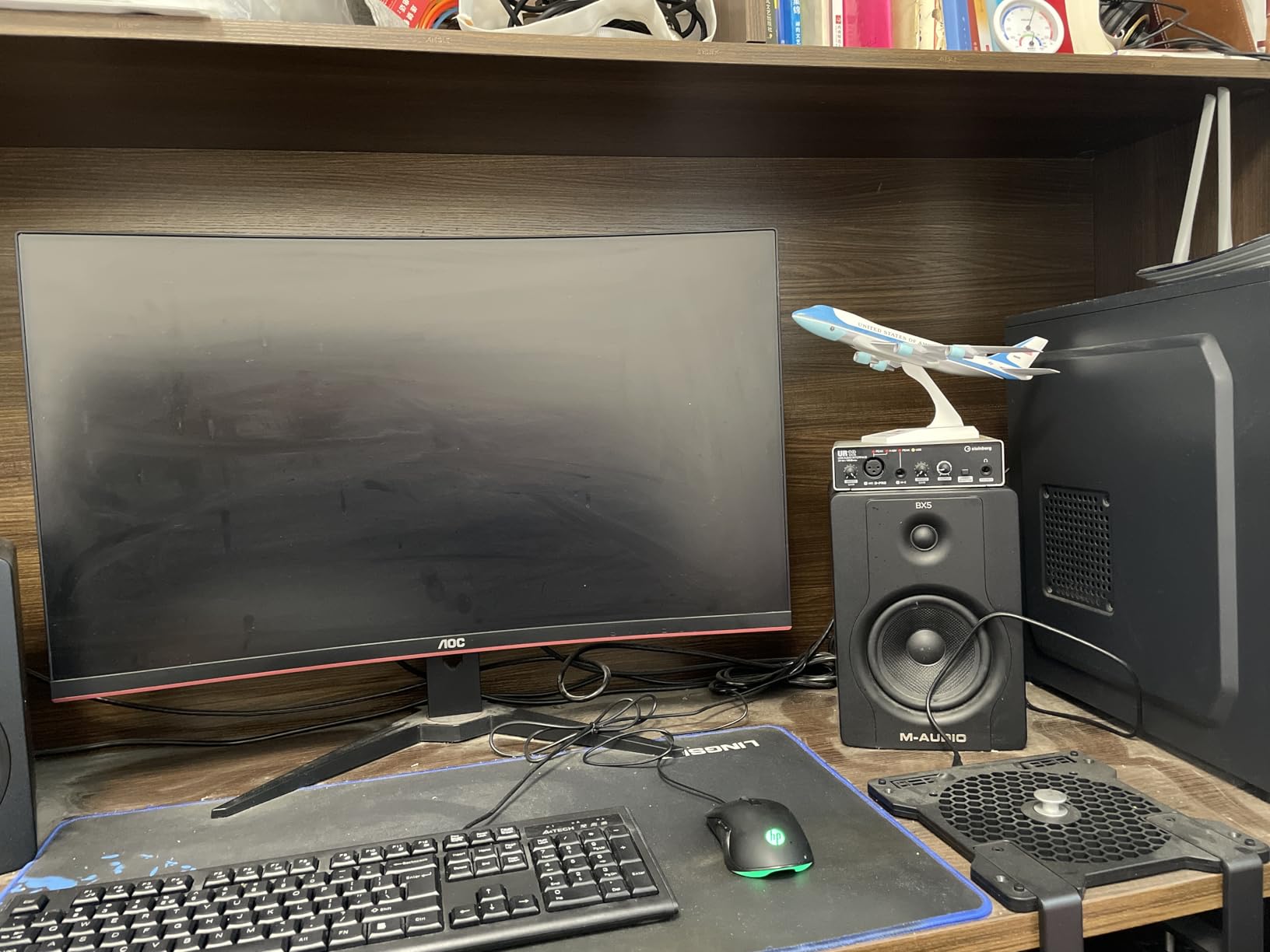 SkyMarks Plastic SKR041 Air Force One Boeing 747-200 VC25 1:250 Scale Desktop Model with Stand customer photo 2