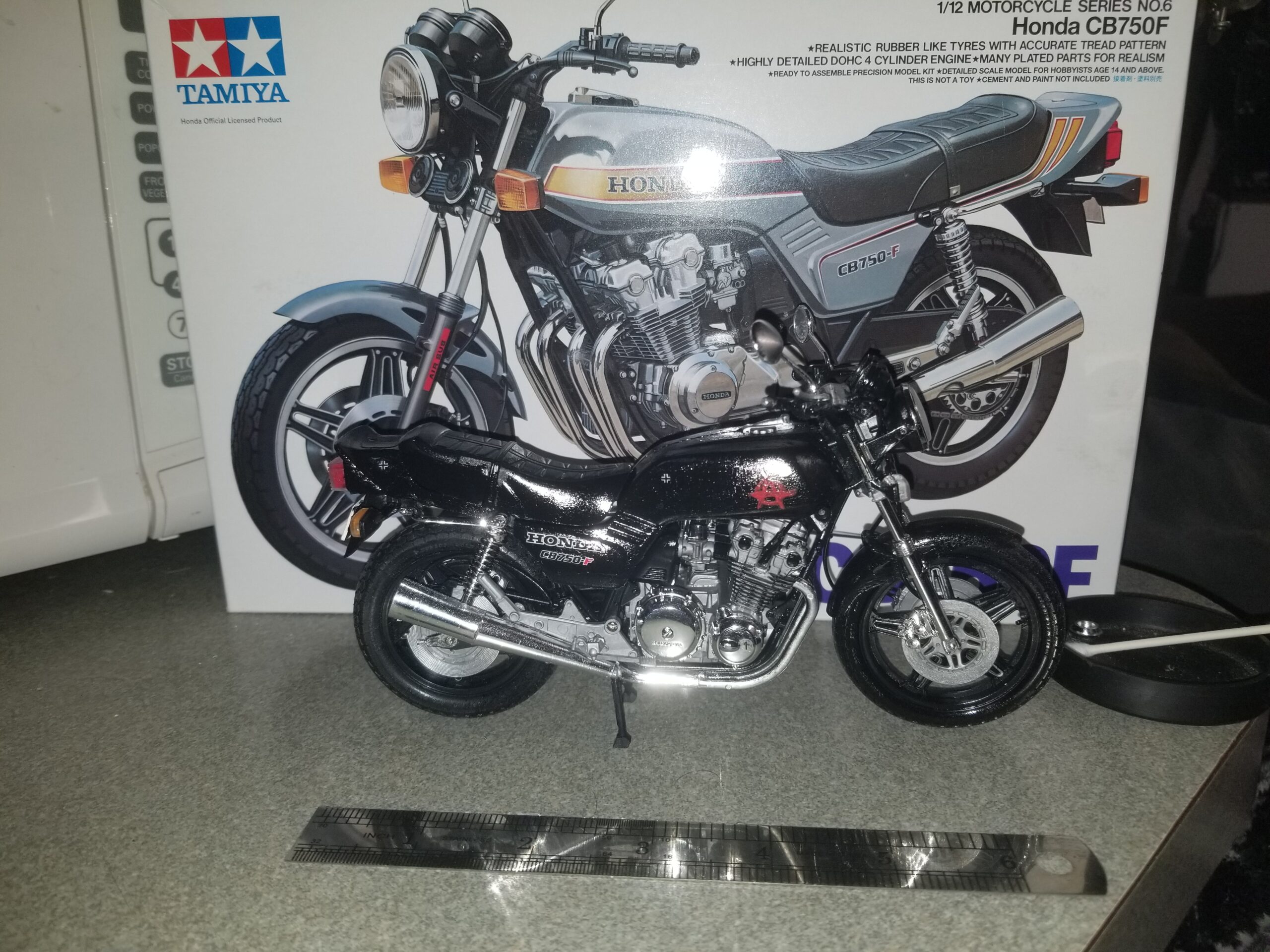 Tamiya Honda CB750F Motorcycle 1:12 Plastic Model Kit customer photo 2