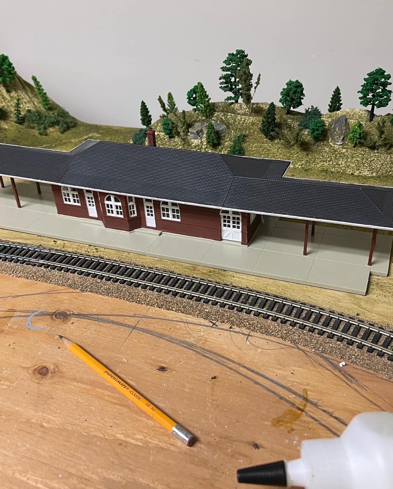Walthers Cornerstone Whitehall Station 933-2932 HO Scale Model Railroad - Structure Kit customer photo 1