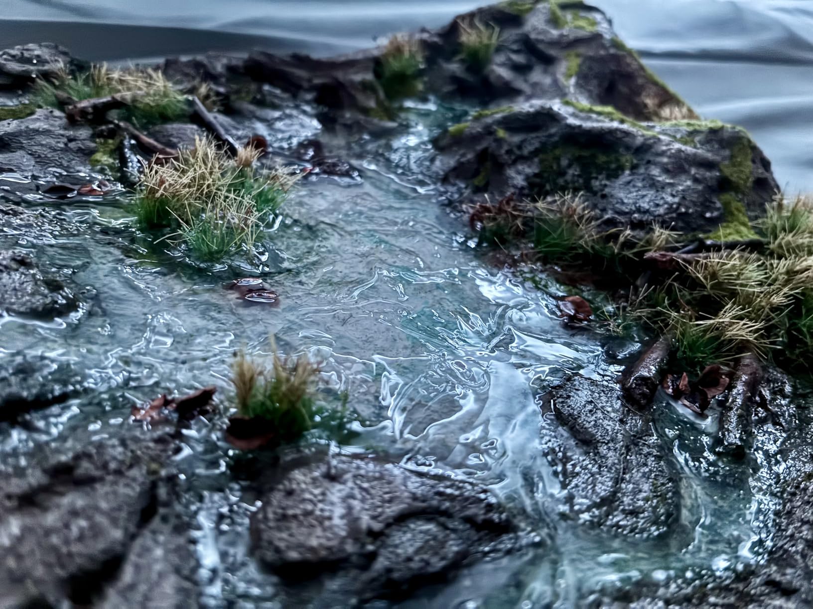 Vallejo - Diorama FX Water Textures | Still Water 200 ml (6.76 fl.oz.) customer photo 1