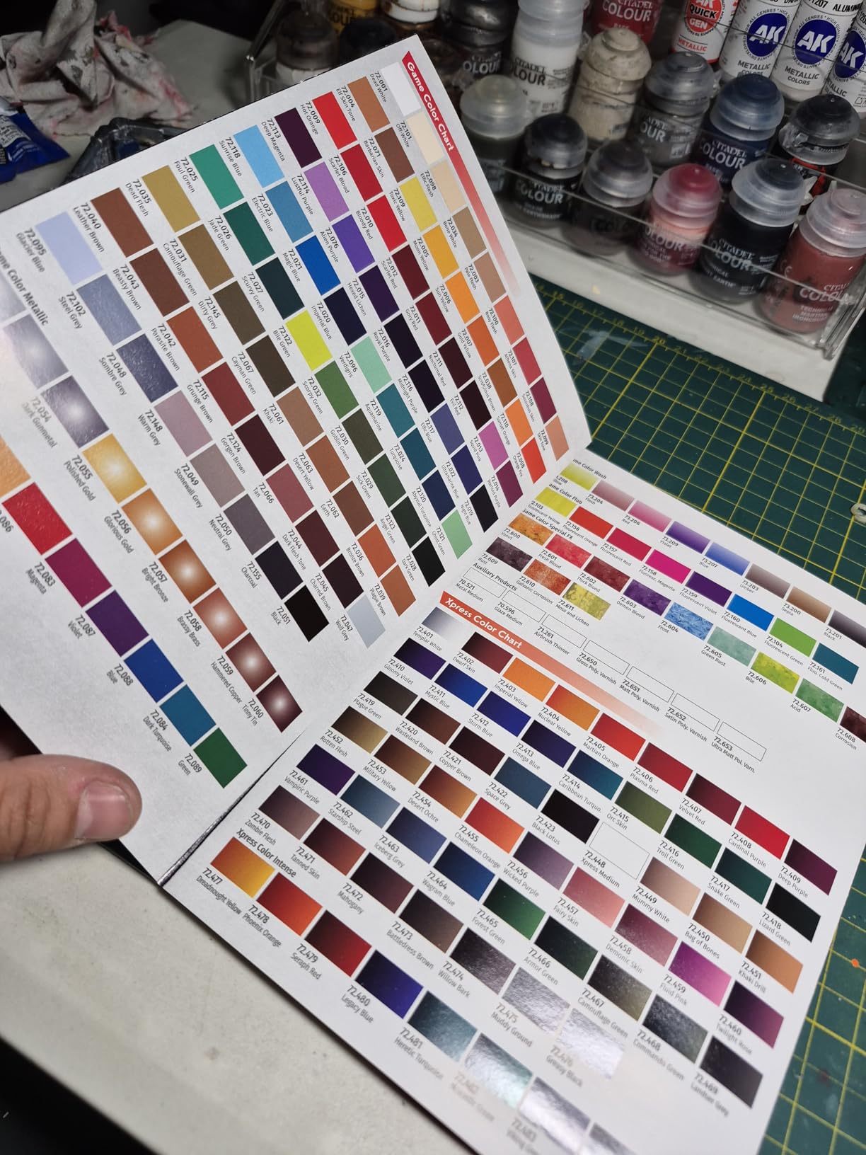 Vallejo - Game Color Introduction Set | Starter Set for Fantasy and Wargame Figures | 16 Bottles x 18 ml (0.60 fl.oz.) customer photo 3