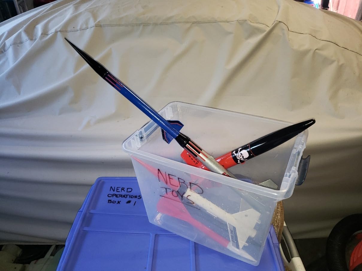 Estes 0651 Der Red Max Rocket-Building Kit customer photo 1