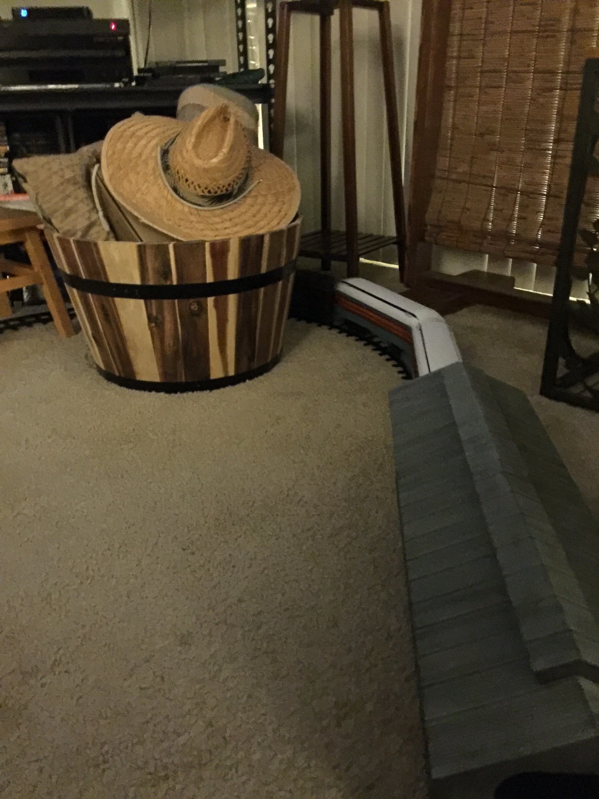 Lionel Twenty-Four Inch Gray Covered Bridge O Gauge Model Train Accessory customer photo 3