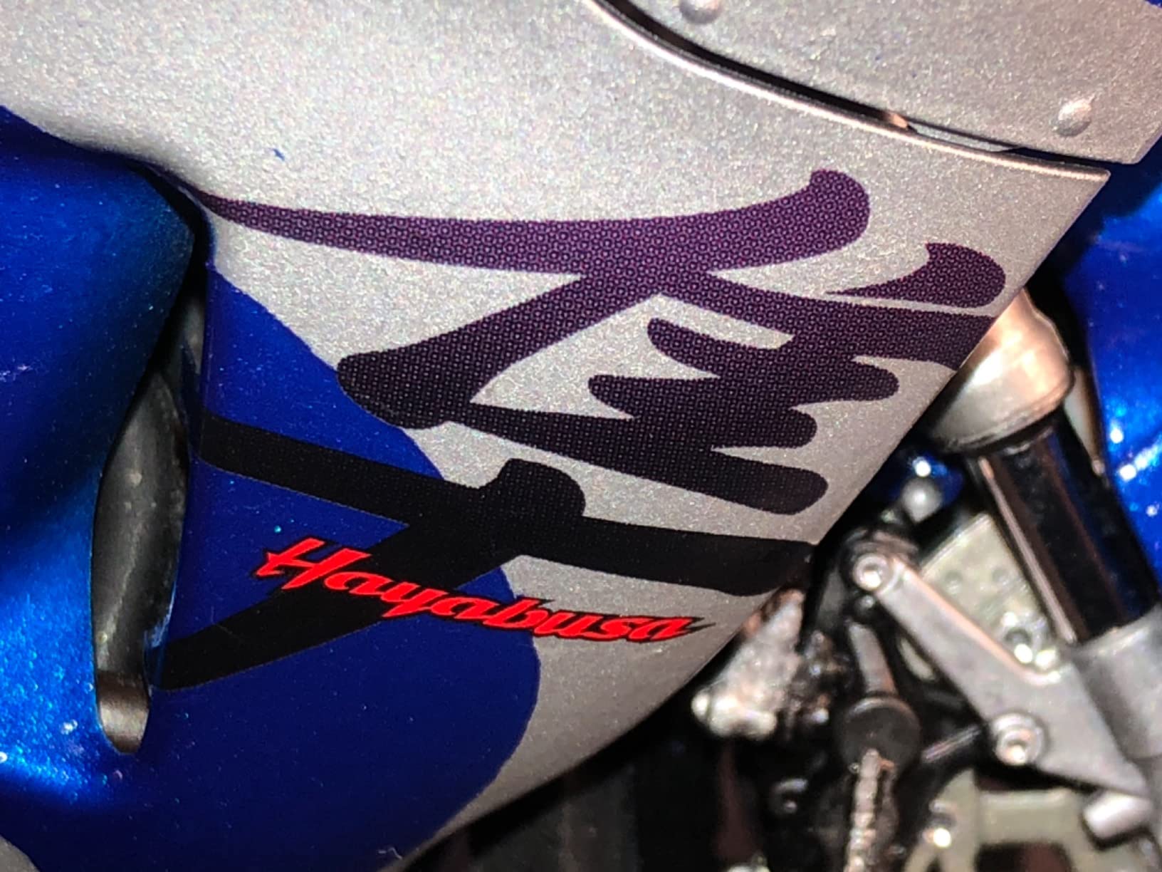 Tamiya Suzuki GSX1300R Hayabusa Street 98 Model Motorcycle, 300014090, 1:12 Scale, Blau customer photo 1