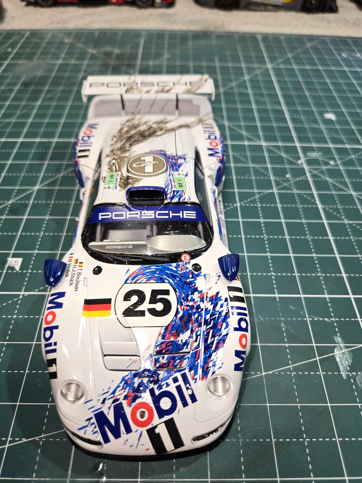 Tamiya 24186 Porsche 911 GT1 1:24 Scale Model Kit customer photo 2