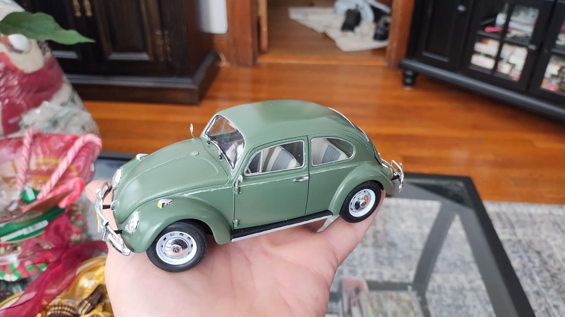 Tamiya 24136 1/24 Volkswagen 1300 Beetle 1966 Plastic Model Kit customer photo 2