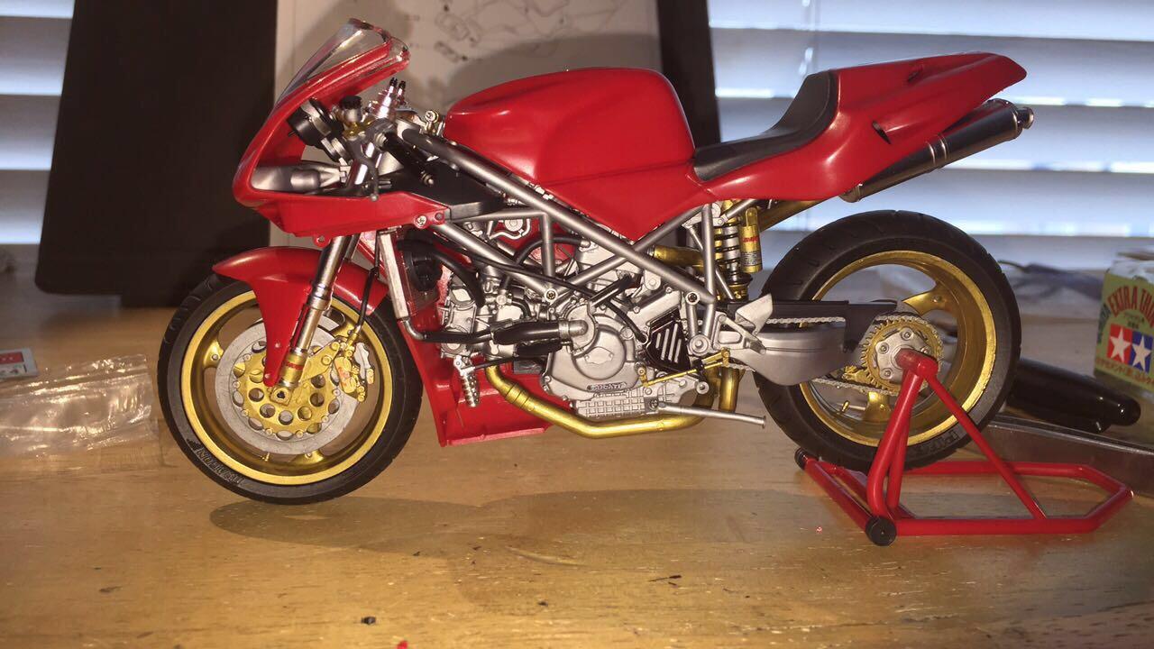Tamiya 300014068 Ducati Desmo 916 1:12 Scale Model Kit customer photo 2