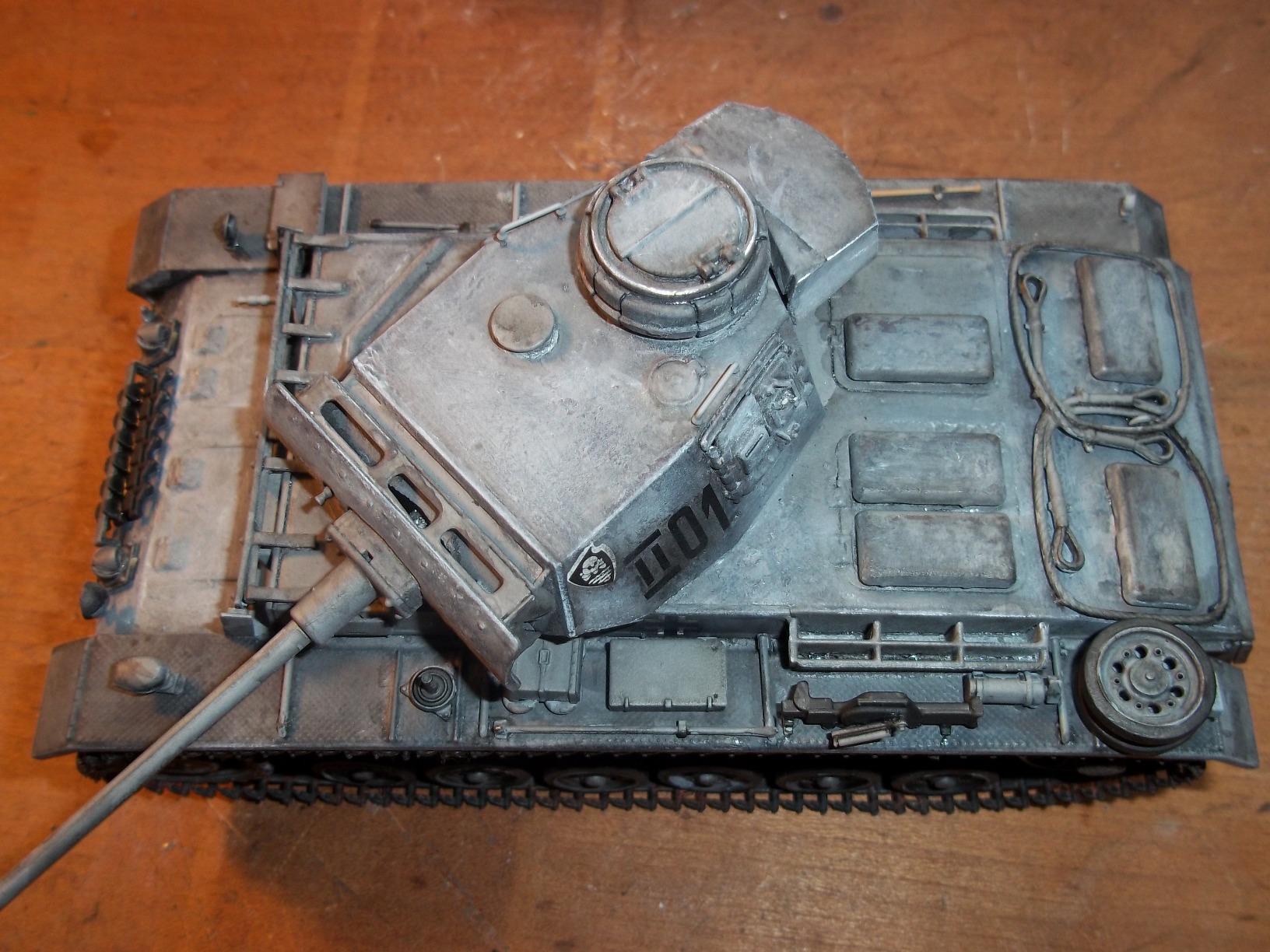 Tamiya 35215 1/35 German Pz. Kpfw III Ausf. L Tank Plastic Model Kit customer photo 1