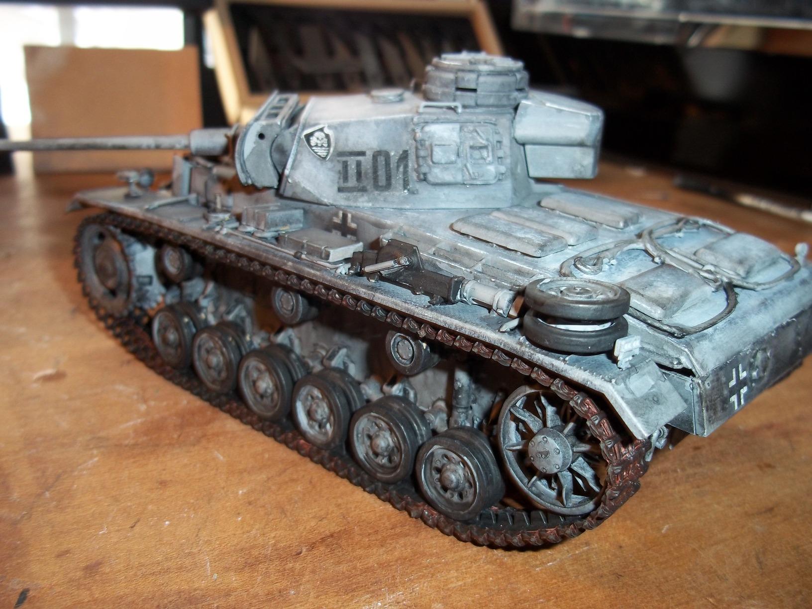 Tamiya 35215 1/35 German Pz. Kpfw III Ausf. L Tank Plastic Model Kit customer photo 2