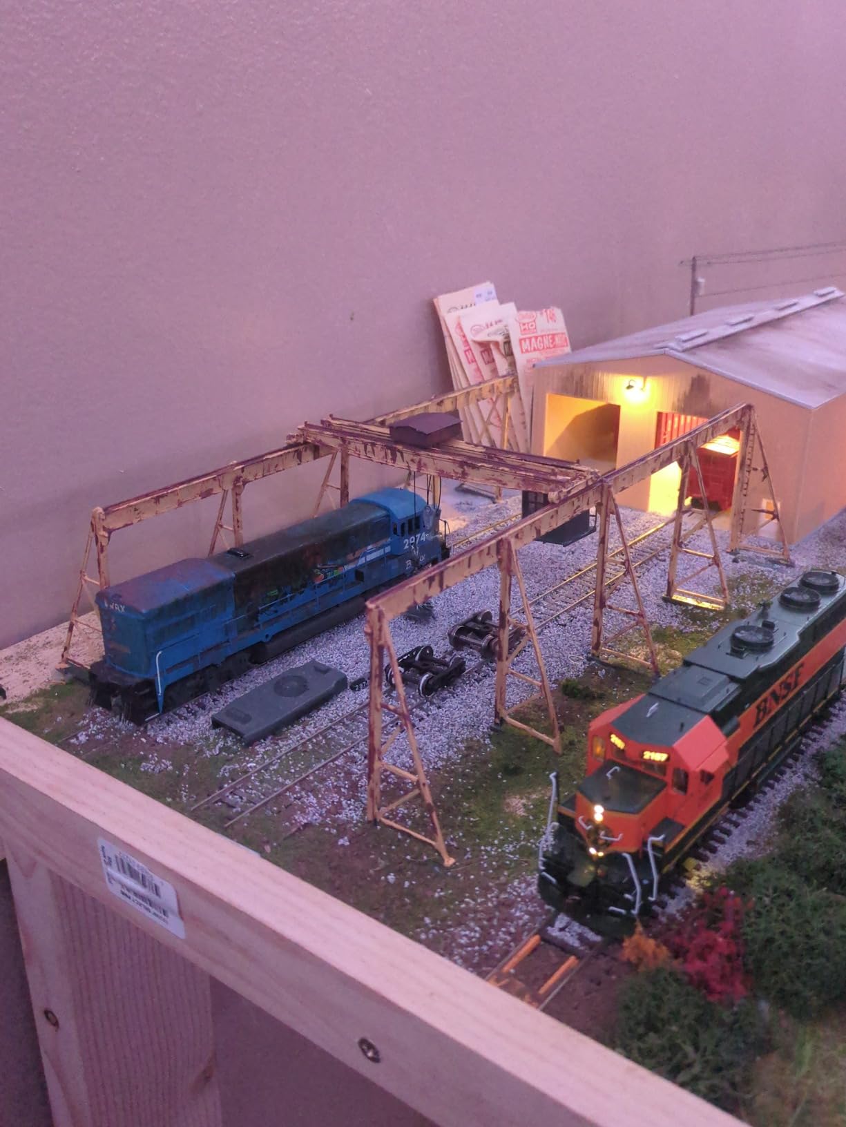 Walthers Cornerstone Series Kit HO Scale Overhead Traveling Crane, 8 customer photo 1