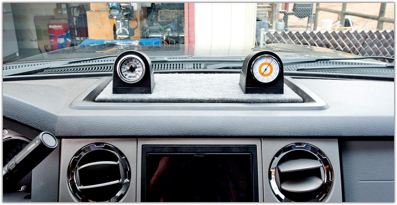 Sun Company Altimeter 202 - Battery-Free Altimeter and Barometer | Weather-Trend Indicator with Soft Leather Case | Reads Altitude from 0 to 15,000 Feet customer photo 1