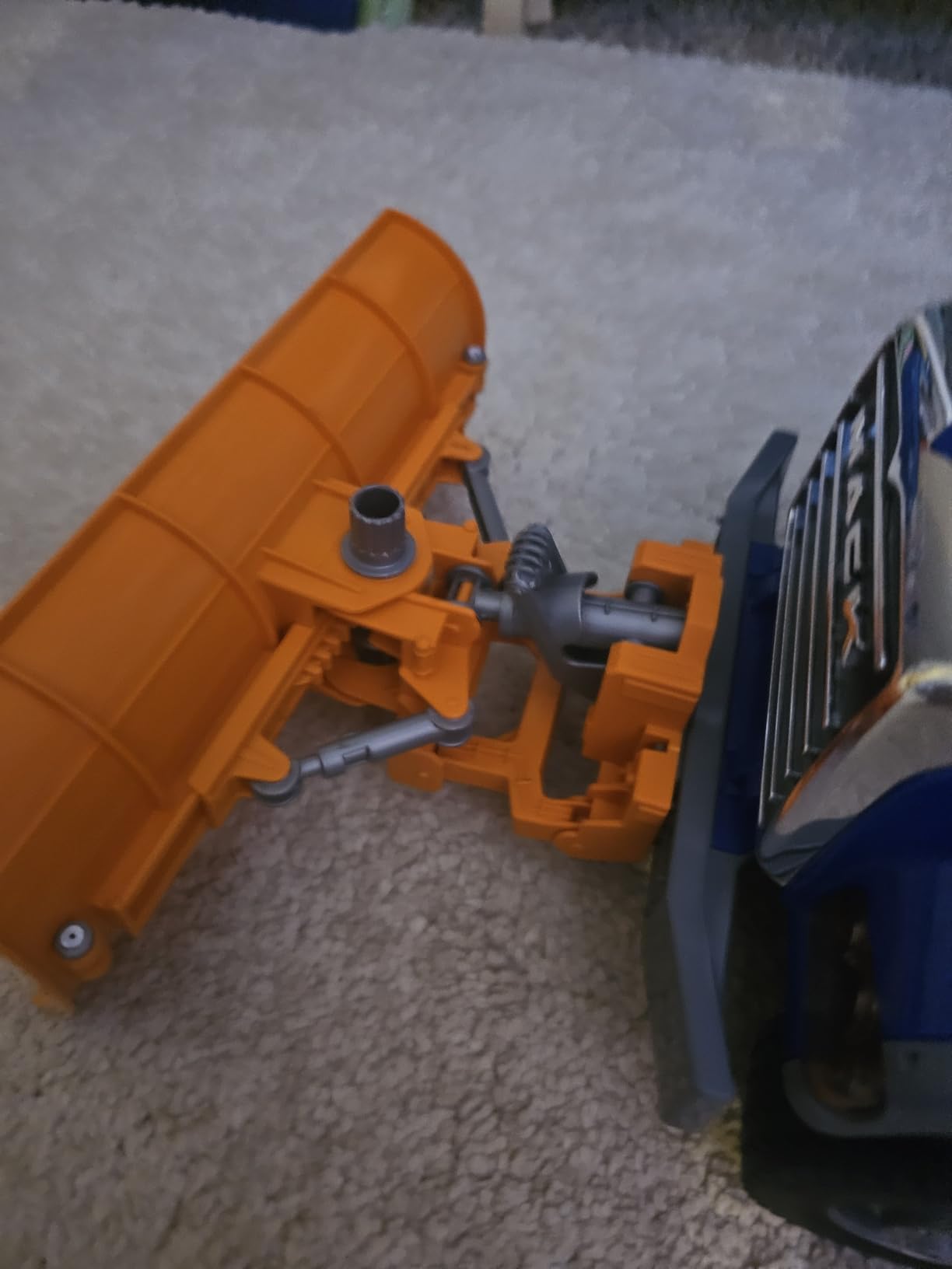 Bruder Toys Mack Granite Winter Service with Snow Plow customer photo 1