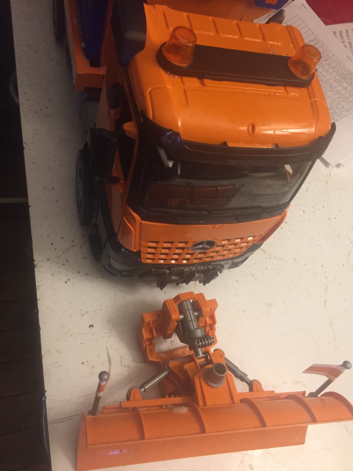 Bruder Toys Mack Granite Winter Service with Snow Plow customer photo 2