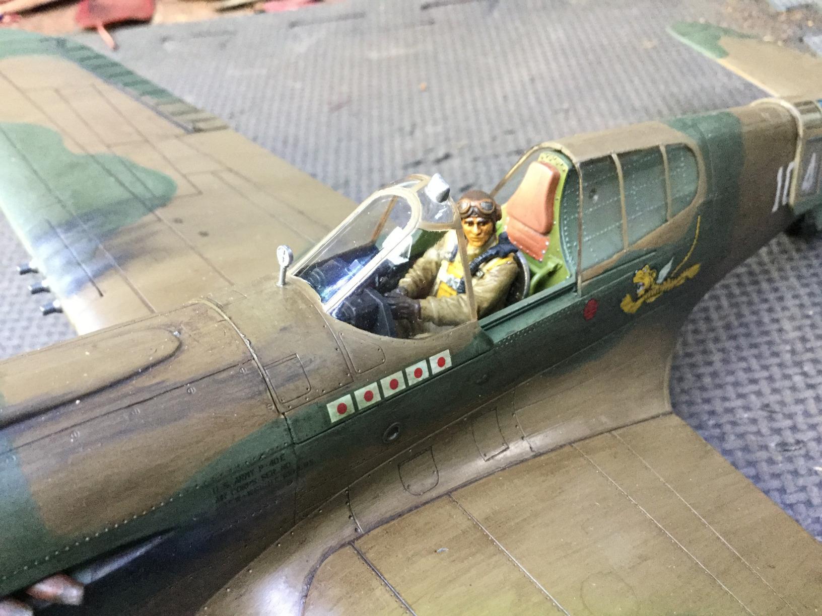 Hasegawa 1/32 P-40E Warhawk Texas Longhorn with Pilot Figure, Drop Tank and 500Ib Bomb customer photo 5