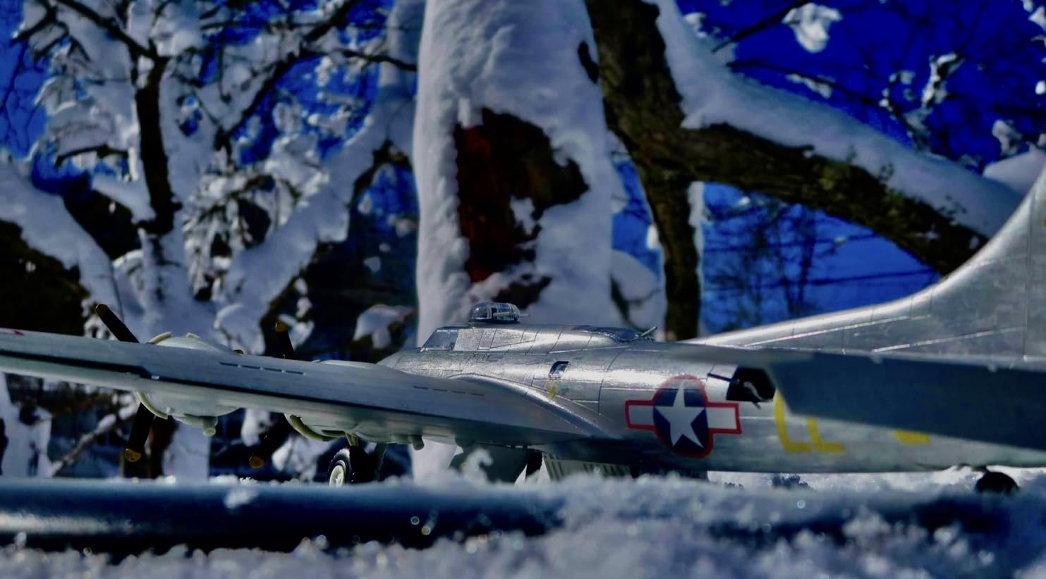 Revell 04297 B-17F Memphis Belle Flying Fortress Model Kit customer photo 1