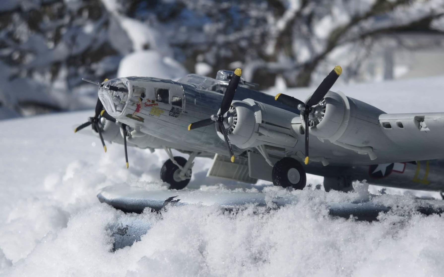 Revell 04297 B-17F Memphis Belle Flying Fortress Model Kit customer photo 2
